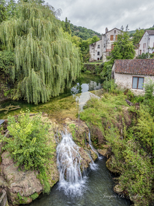 VILLAGE DE VERS SUR LE CHEMIN DE COMPOSTELLE