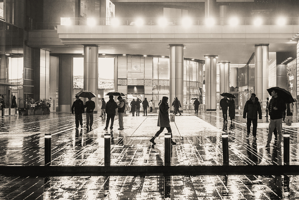 Rainy Night in a Modern IFS Chengdu 1 by Philippe Lejeanvre