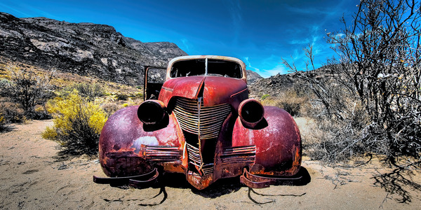 Omar le char  |  Lobster Car by Louise Tanguay