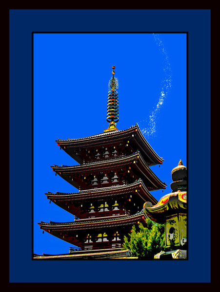 THE SENSO-JI PAGODA IN TOKYO JAPAN by LES MAYERS 
