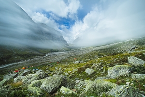 Foggy day in Alakananda Valley - Himalayas India 