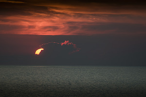 FS250829 BLOODY SUNSET 2025