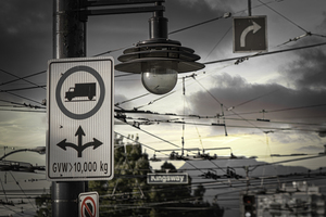 CITY TRAFFIC