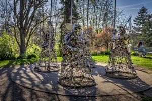 LOVE IN THE RAIN   Q E PARK