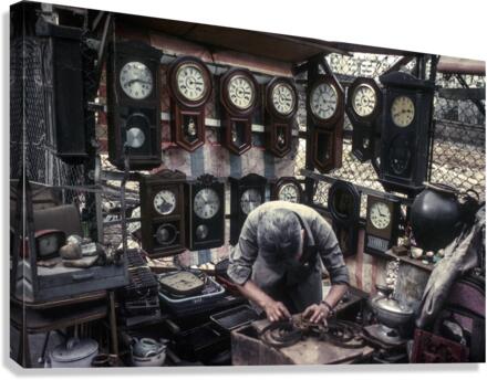 CLOCK REPAIR Canvas Print