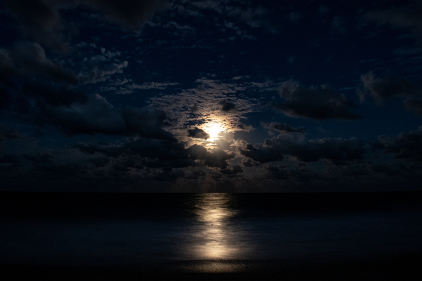 Cloudy Moon Rise by adamantexperience