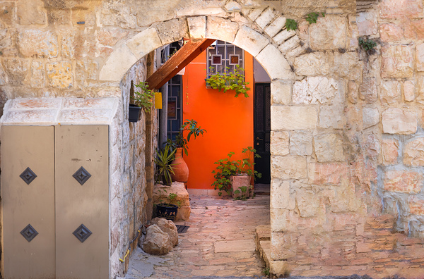 Israel Jerusalem old narrow streets of Nahlaot historic neighborhood with many small synagogues Print