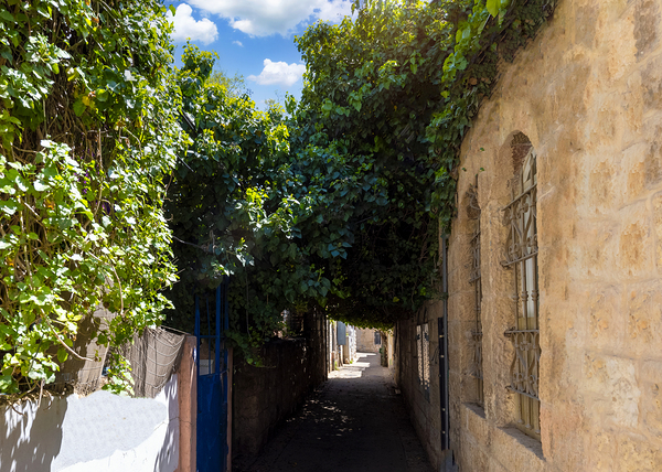 Israel Jerusalem old narrow streets of Nahlaot historic neighborhood with many small synagogues Print