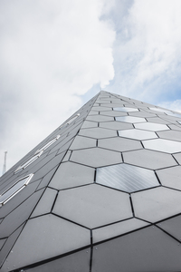 Geometric Building - Color