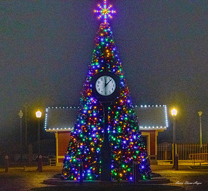 Christmas In The Valley 4- The Clock