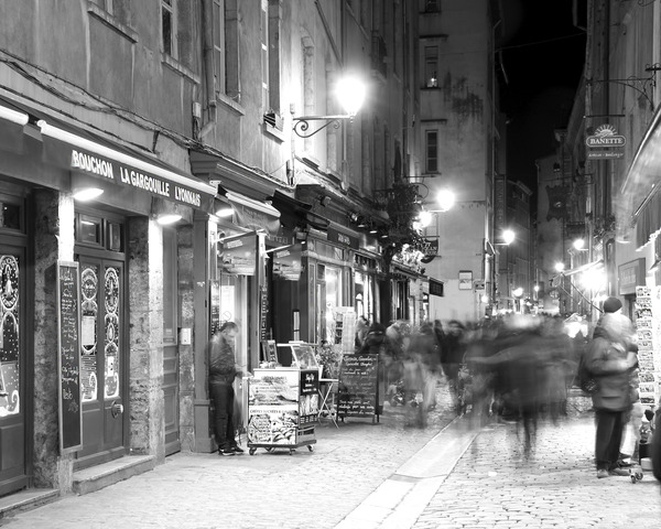 Ruelle de Lyon by Mathilde Paret