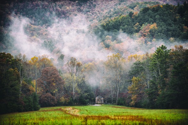 Smokey Mountain  by Luis Bonetti