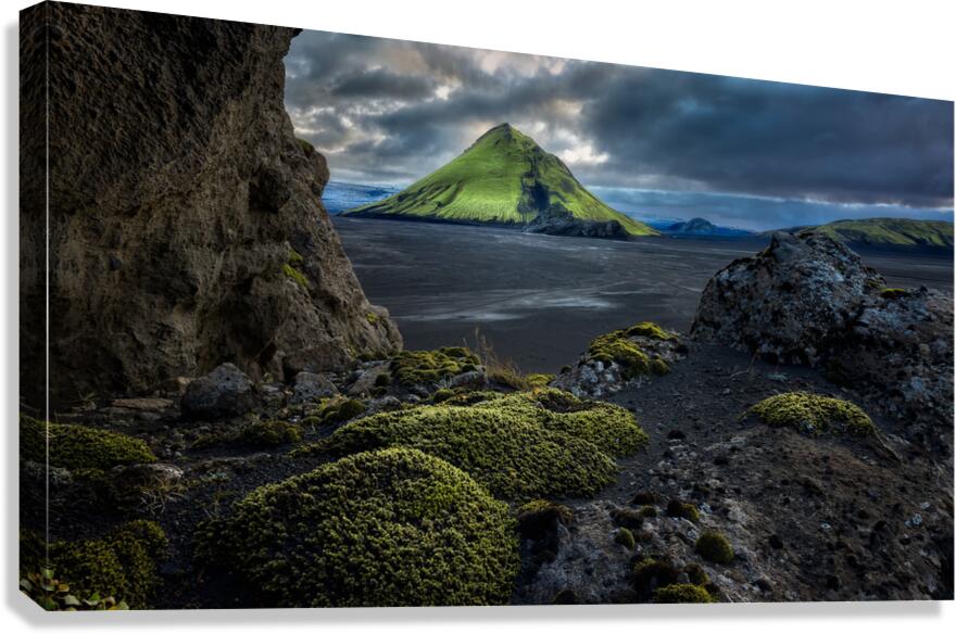 GREEN CROWN OF THE HIGHLANDS Canvas Print