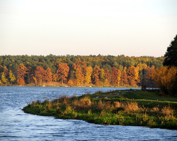 Autumn Lake 2 by Fotimenow