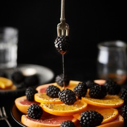 Fruit plate with maple syrup