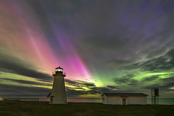 Northern_Lights_on_Cheticamp-Island_at_Enragee_Point_Lighthouse. Print