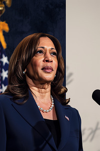 0YF8VvPfMUE Kamala Harris 1  sumi ejapane 90f31fd
