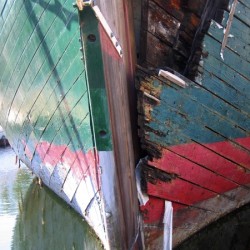 BOAT HULL.GOOD SIDE BAD SIDE