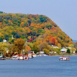 LANSING IOWA FALL