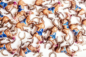 Horseshoe cup