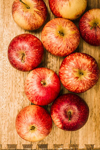 Delicious red apples
