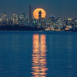 Vancouver Super Moon