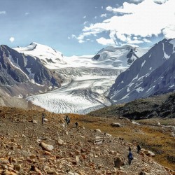 Glaciers in Alaskas Mountains