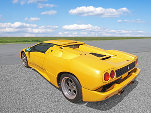 Lamborghini Diablo in Yellow