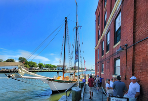 Sailing on Mystic River