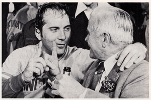 1976 Johnny Bench Reds Celebration