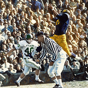 1967 Michigan Wolverines Football Catch