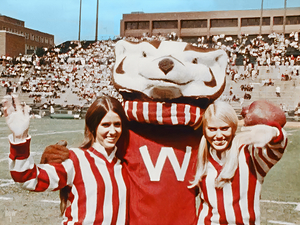 Wisconsin Cheerleaders and Bucky 