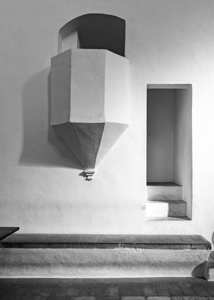 Monochrome Geometry: Steps and Shadows
