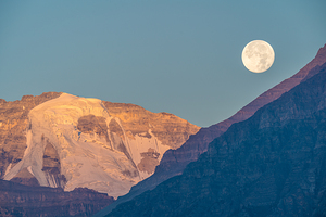 Banff Moon Set