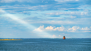 Sandy Point Sun Beam