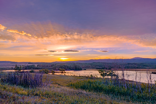 Dawn Waterton Lakes