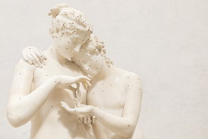 Cupid and Psyche statue by sculptor Antonio Canova 1800. Sensua