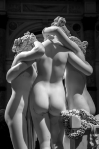 The Three Graces - Le tre grazie by Antonio Canova