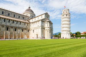 Pisa Italy - Famous Leaning Tower landmark with blue sky Renai