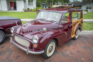 1969 Burgundy Morris Minor Traveller X105