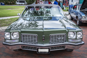 1972 Dark Green Oldsmobile 98 Hardtop X 2