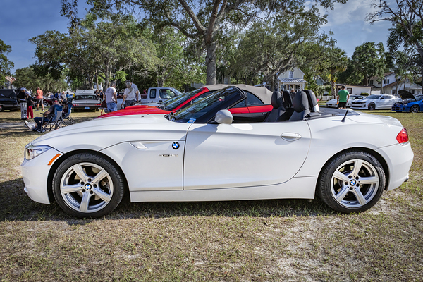 2011 White BMW Z4 sDrive 35 is Convertible X 7 Print