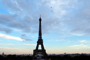 Eiffel Tower 2B