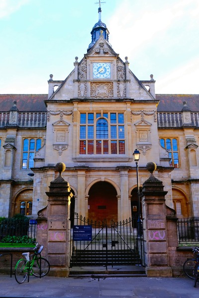 Oxford University Faculty of History 2 by Click4Pix