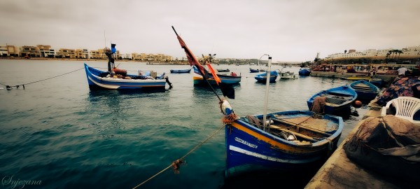 boats ashore by Snjezana