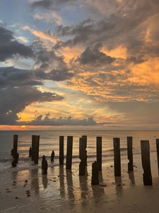 4th Ave S Naples Beach Sunset Pillars 