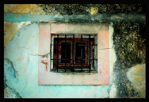 Windowbehindbars