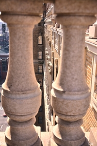 The Peabody Memphis Between The Pillars