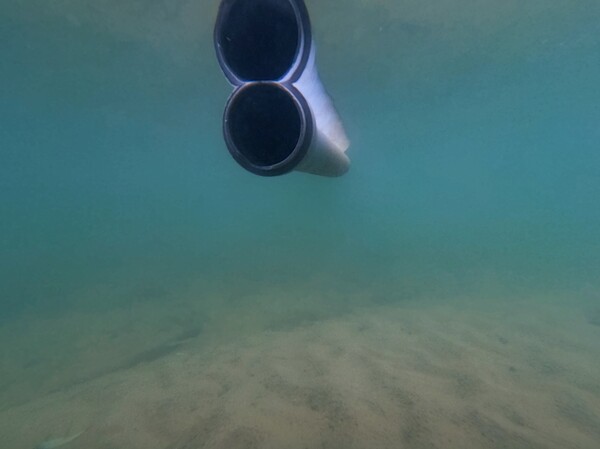 Underwater Tube Reflection by Mr Apple