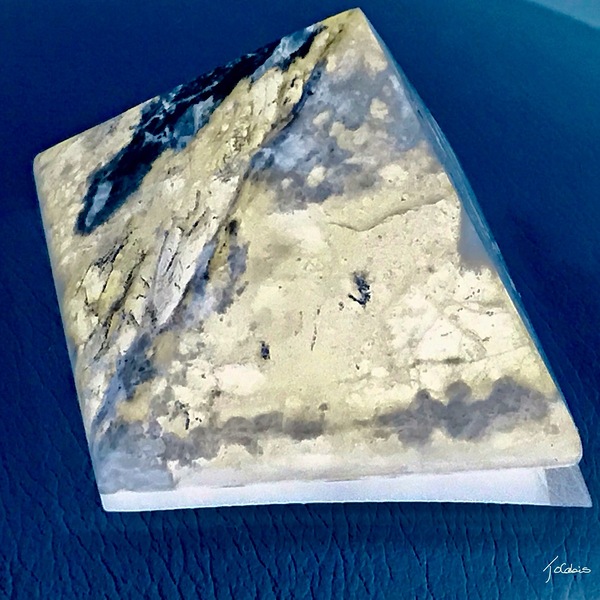 Pyramide  Print